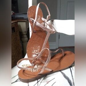 NEW!! Kate Spade ♠️ Rose Gold T Strap Sandals, size 8